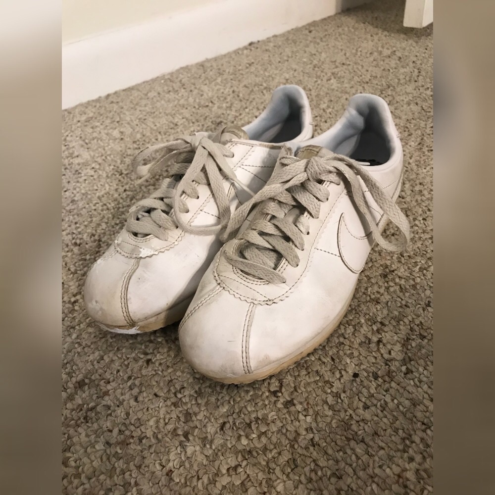 Used white nike cortez